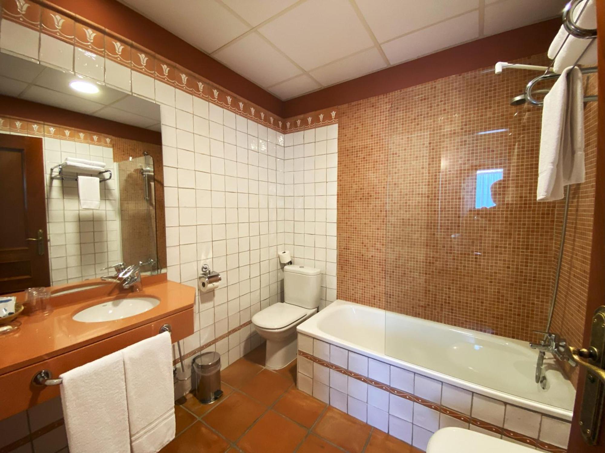 Ávila Hotel El Rastro - Palacio Duque De Tamames - מראה חיצוני תמונה