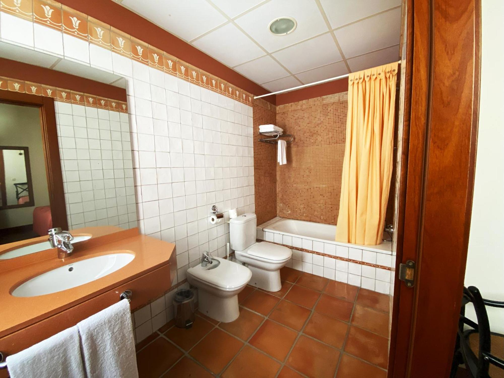 Ávila Hotel El Rastro - Palacio Duque De Tamames - מראה חיצוני תמונה